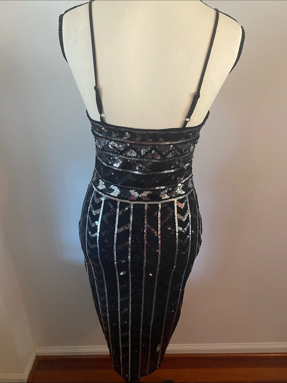 Express size XS sequined black/silver dress - Picture 5 of 7